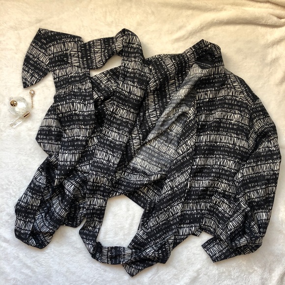 Jones New York 100% silk wrap shirt - Picture 2 of 5